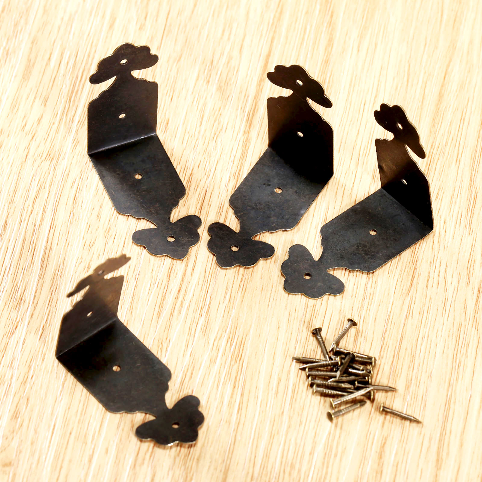4 Pcs Decorativo Salva Angolo  - Furniture Hardware Antique recensione e prezzo