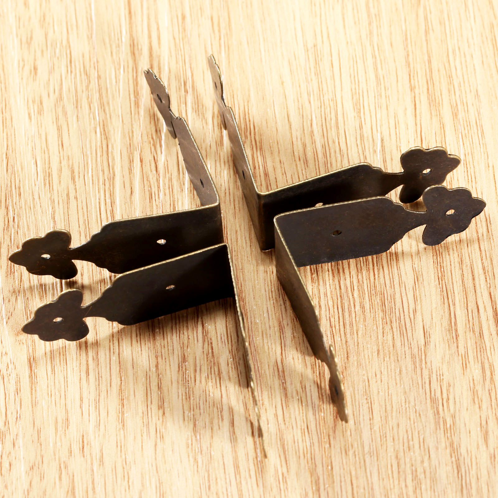 4 Pcs Decorativo Salva Angolo  - Furniture Hardware Antique recensione e prezzo